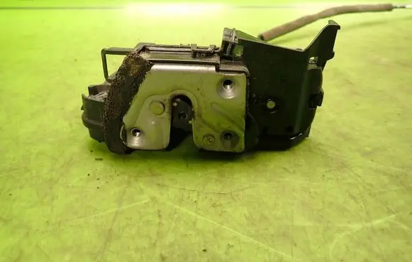 Renault Clio IV Rear door lock 805024563R