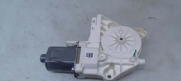 Ford Focus Front door window regulator motor 4M5T14553 0130822216