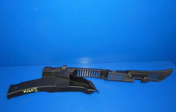 Volvo XC60 Fender mounting bracket 32216110
