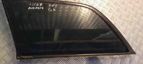 Toyota Avensis T220 Rear side window