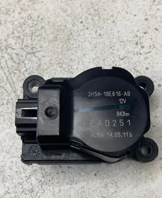 Ford C-MAX II Air flap motor/actuator 3M5H19E616AB EAD251