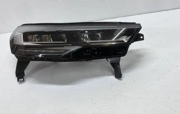 Renault Symbioz Headlight/headlamp 260107674R 1EX01671402 20230404