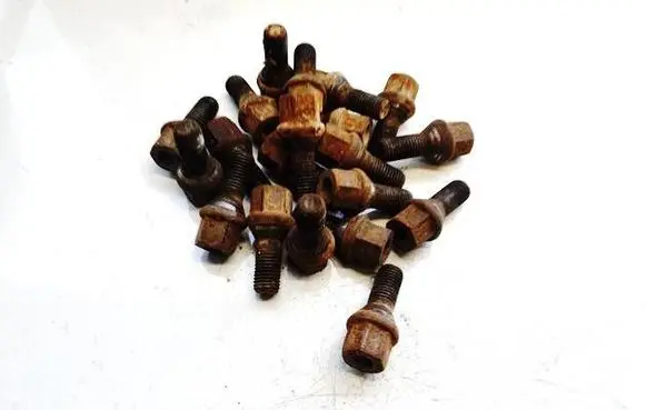 Opel Omega B1 Nuts/bolts 