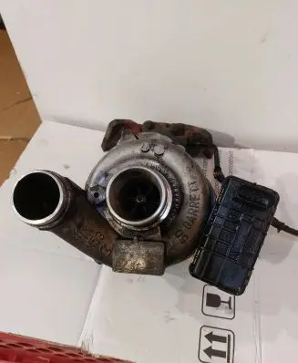 Mercedes-Benz E W212 Turbo A6420905780 7817433