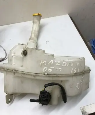 Mazda 3 I Windshield washer fluid reservoir/tank
