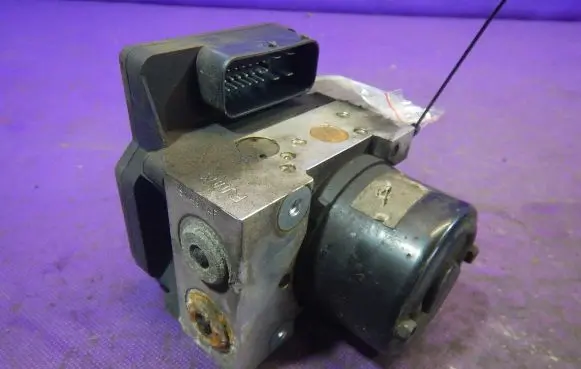 KIA Cerato ABS Pump 589202F200