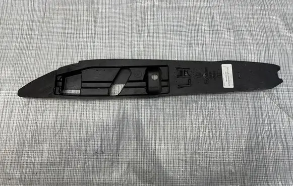 Maserati Levante Fender foam support/seal 670033524