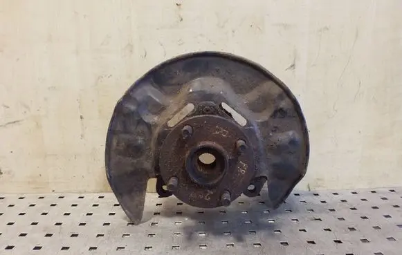 Toyota Corolla E120 E130 Front wheel hub