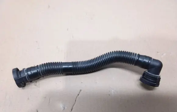 Volkswagen Golf VI Breather hose/pipe 06A131127L