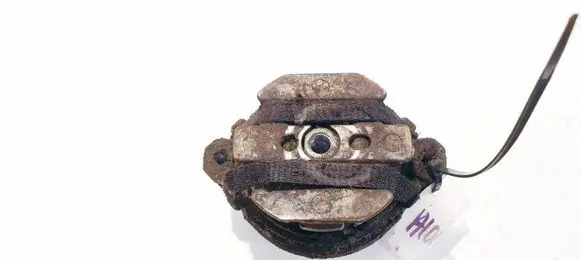 Engine mount bracket