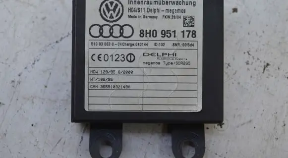 Audi A4 S4 B6 8E 8H Alarm control unit/module 8H0951178