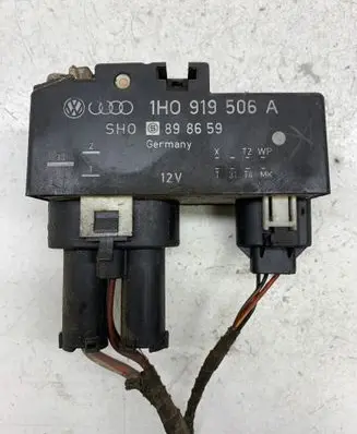 Volkswagen Golf III Glow plug pre-heat relay 1H0919506A 898659