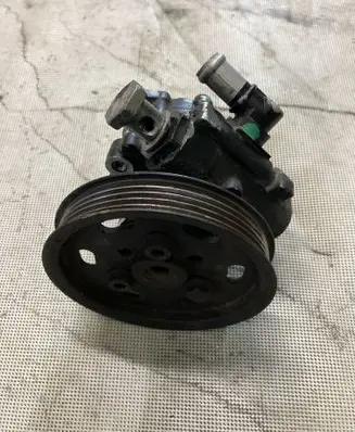 Audi A6 S6 C5 4B Power steering pump 555133