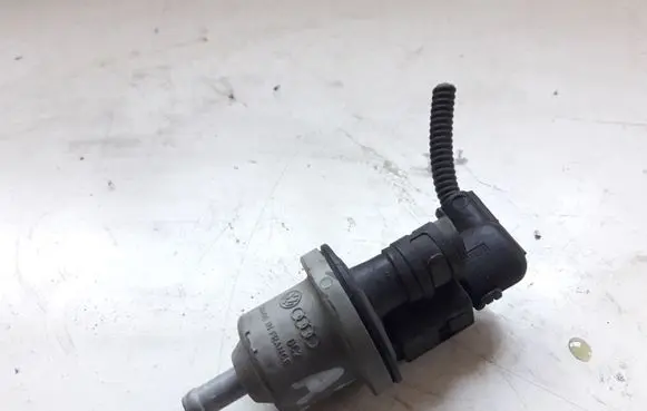 Audi A3 S3 8P Vacuum valve 