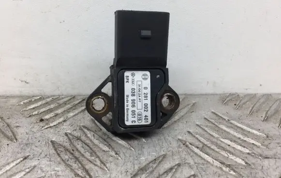 Volkswagen Tiguan Air pressure sensor 038906051C 0281002401