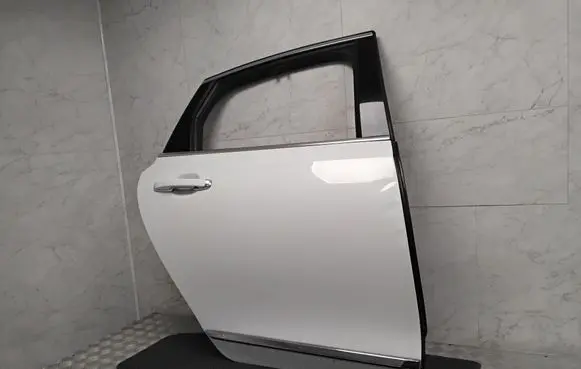 Volvo S90, V90 Rear door