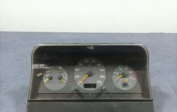 Volkswagen PASSAT B5.5 Speedometer (instrument cluster) 3D0919860F