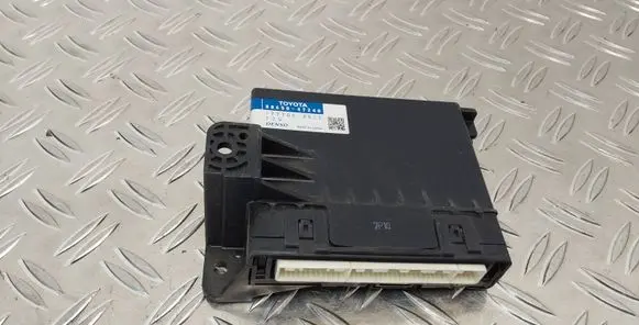 Toyota Prius+ (ZVW40) Climate control unit 8865047240 1777008023