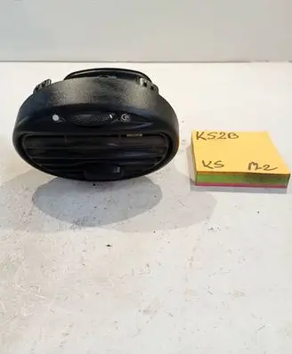 Ford Focus Dashboard side air vent grill/cover trim 90443273