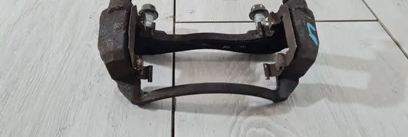 Chevrolet Captiva Front Brake Caliper Pad/Carrier 