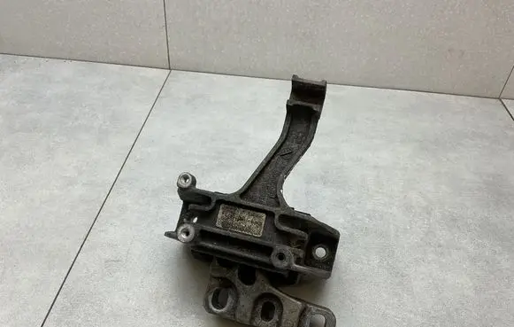 Skoda Octavia Mk3 (5E) Engine mount bracket 5Q0199262BH