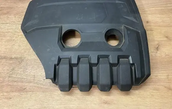 Volkswagen Tiguan Engine cover (trim) 05E103925P