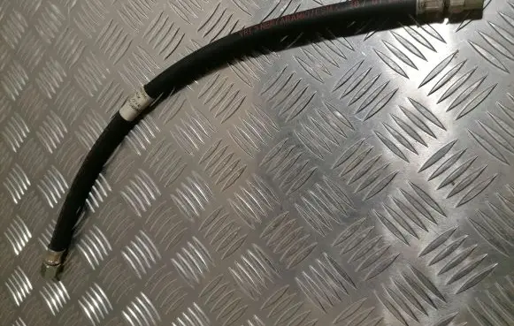 Audi A6 S6 C4 4A Fuel return line/hose 048133723E
