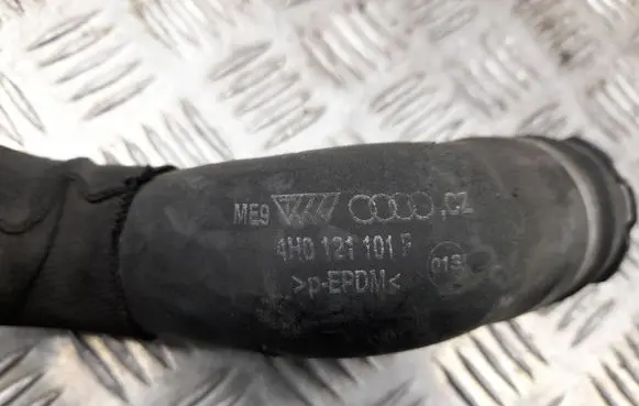 Audi A8 S8 D4 4H Engine coolant pipe/hose 4H0121101F