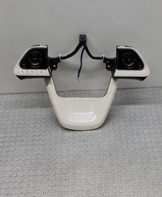 Toyota Prius (XW50) Steering wheel buttons/switches CS1649
