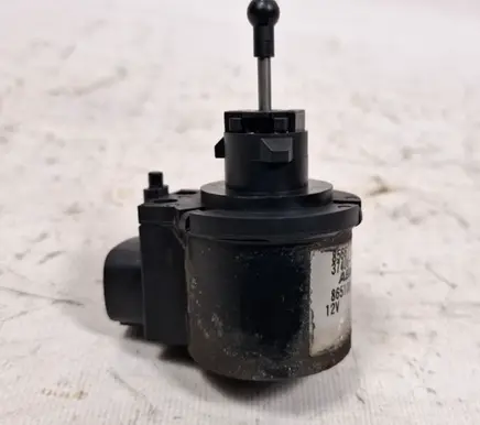 Headlight level adjustment motor