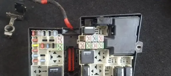 Volvo V50 Fuse box set 8688040 518818000