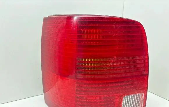 Volkswagen PASSAT B5 Rear/tail lights