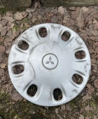 Mitsubishi Lancer R13 wheel hub/cap/trim MR130576 MR130576701