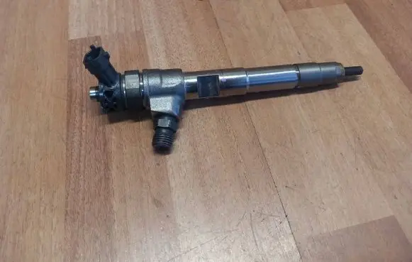 Renault Megane IV Fuel injector 0445110800 166007427R H8201636333