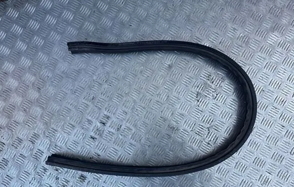 Audi Q7 4M Engine compartment rubber 4M0823723
