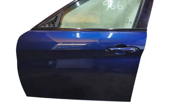 Alfa Romeo Giulia Front door