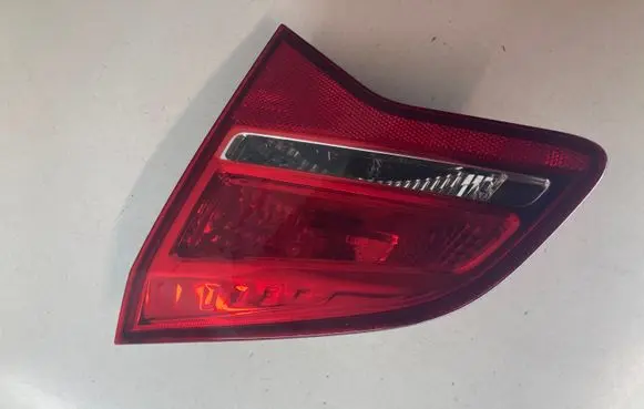 Opel Meriva B Tailgate rear/tail lights