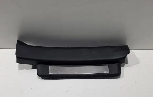 Lexus IS 220D-250-350 Rear sill trim cover 6793053040 6793053020