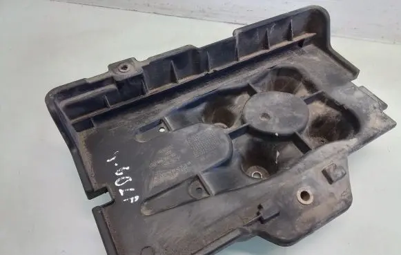 Volkswagen Golf IV Battery tray 1J0915333