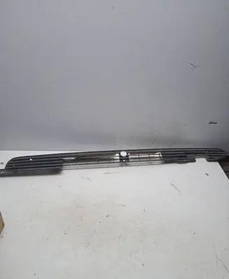 Volkswagen Jetta II Front bumper lower grill 191853677A