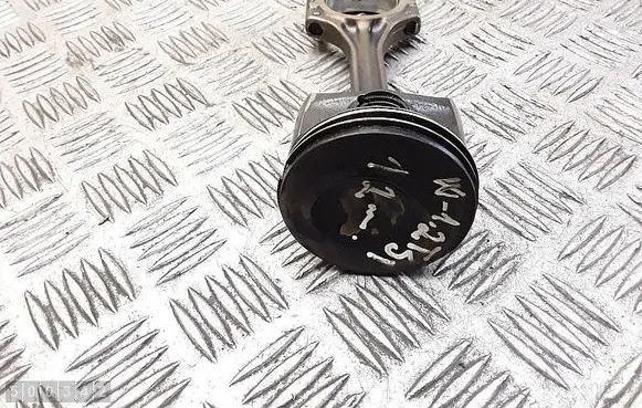Volkswagen Polo V 6R Piston with connecting rod 