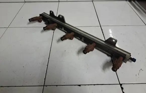 Volvo XC70 Fuel injector 0280155831