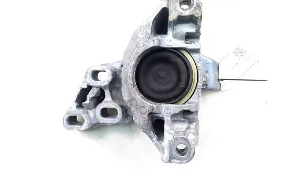 Mercedes-Benz B W246 W242 Gearbox mount A2462400217
