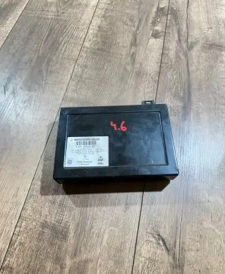 Mercedes-Benz C W204 Antenna control unit A2048703694 A2219000100