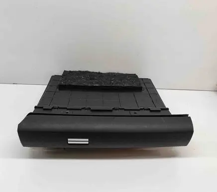 Citroen C4 III e-C4 Glove box Y0041680 98335496ZD
