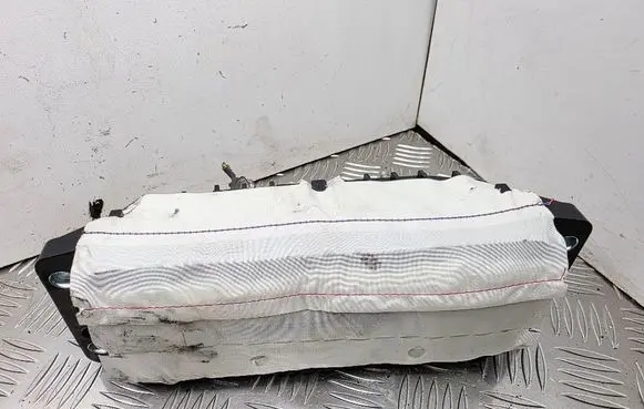 Passenger airbag