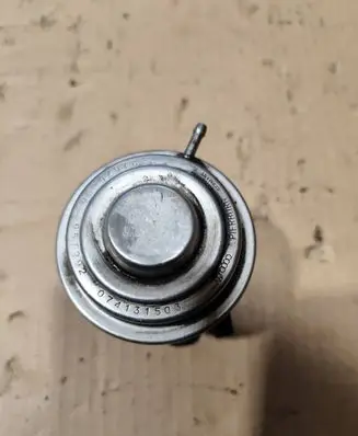 Audi A6 S6 C5 4B EGR valve 721675