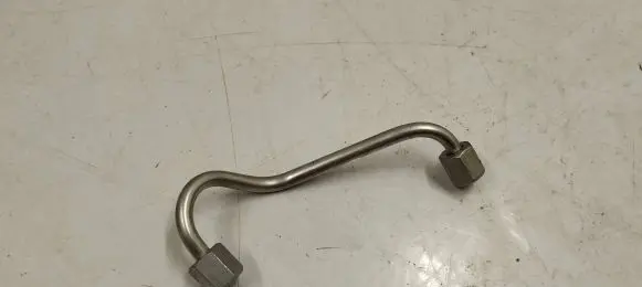 Volvo XC60 Fuel injector supply line/pipe 31669348