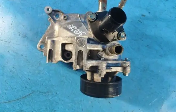 Nissan X-Trail T33 Water pump 210103RC2A
