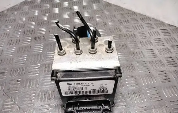 Volkswagen PASSAT B6 ABS Pump 3C0614109 16420301A 16420501